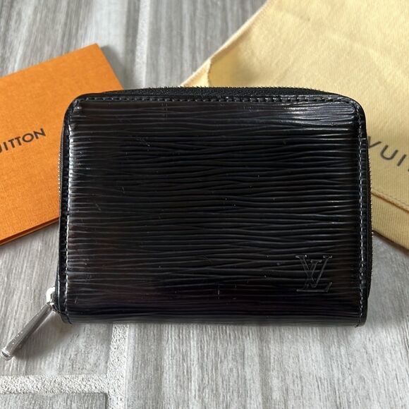Louis Vuitton Epi Patent Leather Wallet Purse Clutch Black - Picture 1 of 10